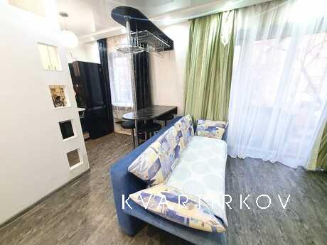 Квартира-студия посуточно ря с КалиноМол, Владивосток - квартира посуточно