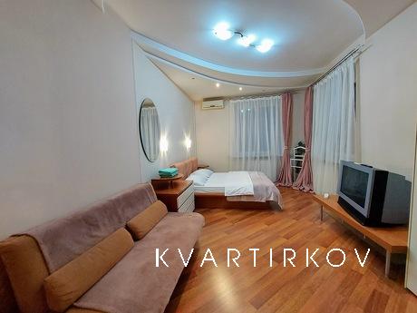 Heroiv Stalingrad Avenue 4.Obolon, Kyiv - apartment by the day