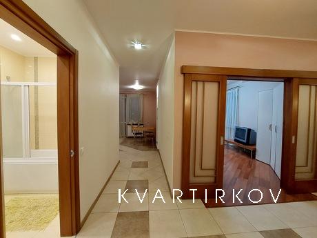 Heroiv Stalingrad Avenue 4.Obolon, Kyiv - apartment by the day
