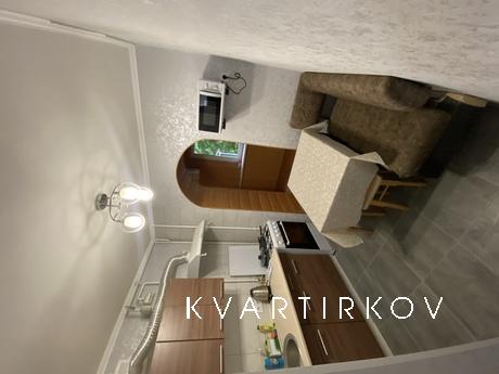 Rent two-room apartment, 2 rooms, Chernomorsk (Illichivsk) - apartment by the day