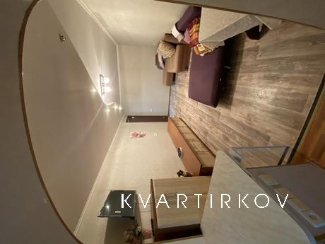 Здам двокімнатну квартиру, 2 кімнати, Чорноморськ (Іллічівськ) - квартира подобово