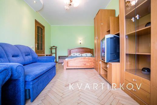 Cozy euro metro Darnitsa 1 bedroom, Kyiv - apartment by the day