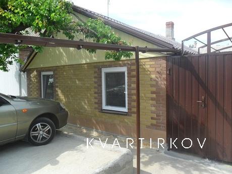 Rent 2-bedroom house on the beach, Berdiansk - apartment by the day