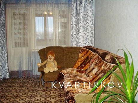Уютная квартира в центре города, Бердянск - квартира посуточно