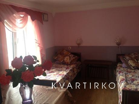 Rent a house in Kryzhanovka. 2 rooms, 5 beds: 2 double bedro