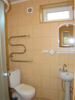 Cheap rooms in the center with air condi, Berdiansk - apartment by the day