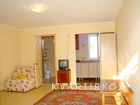 Cheap rooms in the center with air condi, Berdiansk - apartment by the day