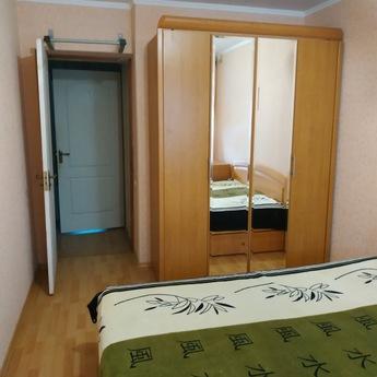3 bedroom apartment in a residential are, Chernomorsk (Illichivsk) - apartment by the day