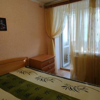 3х комнатная квартира в спальном районе, Черноморск (Ильичевск) - квартира посуточно