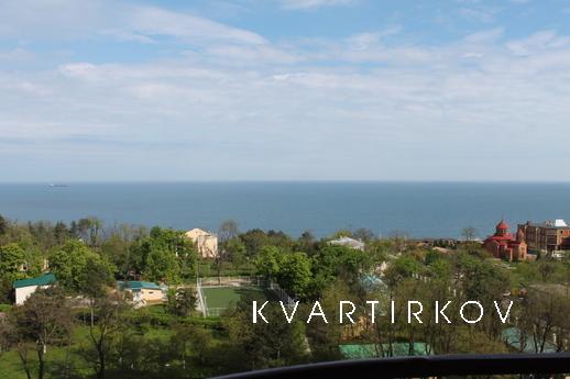 Квартира с  великолепным видом на море в самом центре Аркади