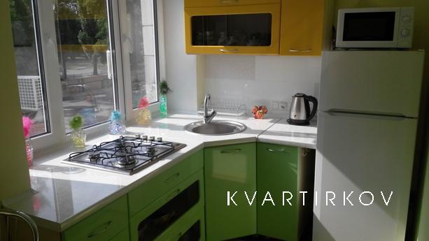 Cozy apartment in the best location on R, Kyiv - apartment by the day