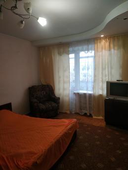 Квартира посуточно в центрі Ізюма, Ізюм - квартира подобово