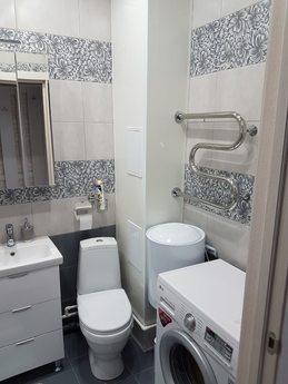 For rent studio apartment in a new build, Tyumen - apartment by the day