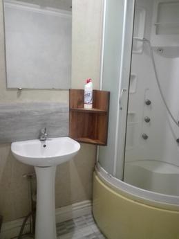 Large studio apartment in the center, Odessa - apartment by the day