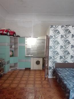Large studio apartment in the center, Odessa - apartment by the day