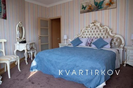 Center 5-room daily rental, Kyiv - apartment by the day