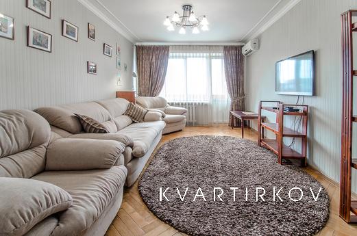 Retro style apartment in the city center, Kyiv - apartment by the day