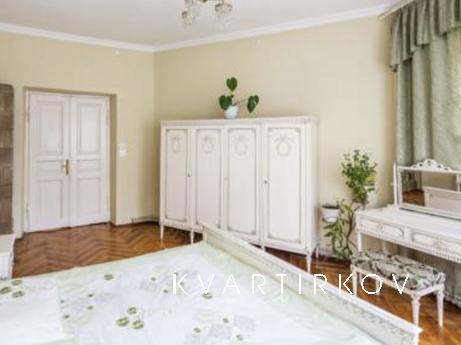 Quiet apartments in the center of Lviv, Lviv - apartment by the day