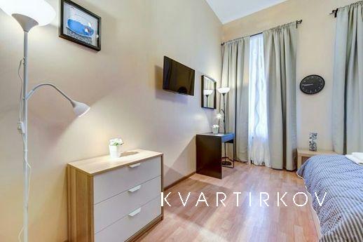 Spacious apartment in the center, Kharkiv - apartment by the day