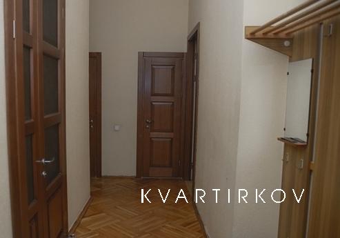 Beautiful apartment, Kyiv - apartment by the day