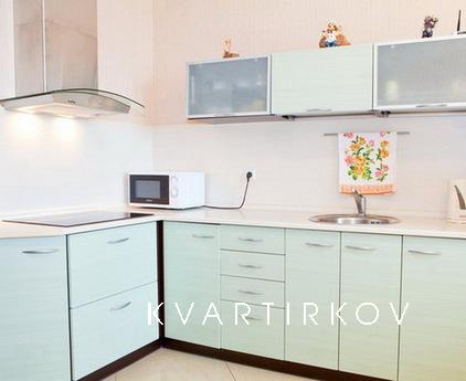 Large 2-bedroom, 1 minute subway Pozniak, Kyiv - apartment by the day