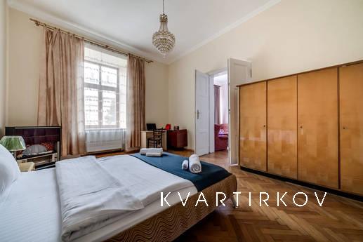 ROMANTIC Apartments-с балконом,ул Валова, Lviv - apartment by the day
