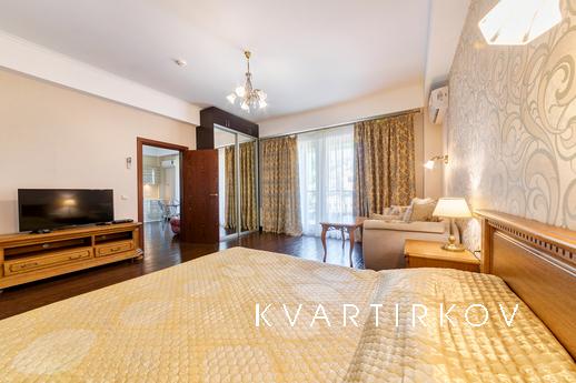 Делюкс апартаменты на берегу моря c басс, Геленджик - квартира посуточно