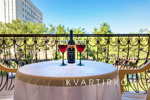 Делюкс апартаменты на берегу моря c басс, Геленджик - квартира посуточно