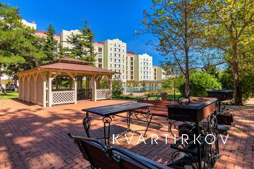 Делюкс апартаменты на берегу моря c басс, Геленджик - квартира посуточно