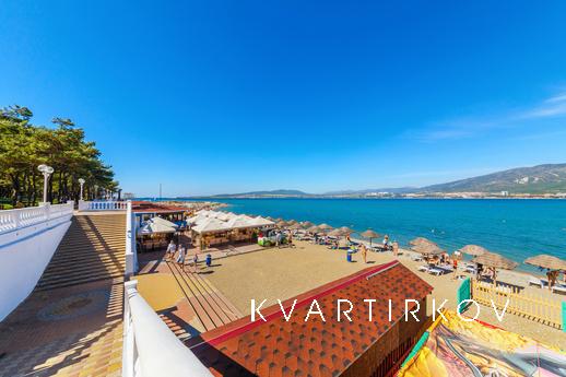 Делюкс апартаменты на берегу моря c басс, Геленджик - квартира посуточно