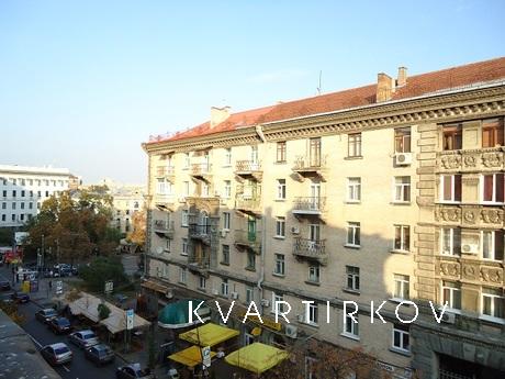 уютная квартира в центре, Киев - квартира посуточно