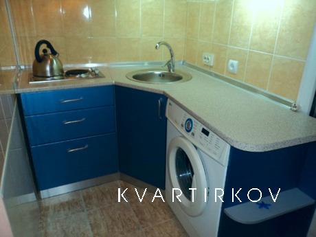 House with besedochkoy on 3 people to th, Alupka - apartment by the day