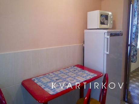 House with besedochkoy on 3 people to th, Alupka - apartment by the day