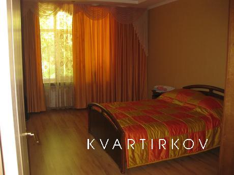 Rent 3 BR. in the center of Odessa, Odessa - apartment by the day