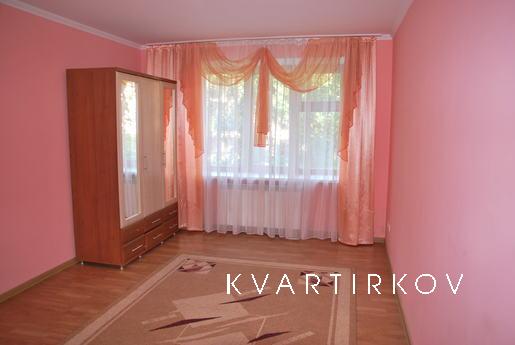 Уютная трехкомнатная квартира на ул.Капушанская в Ужгороде. 
