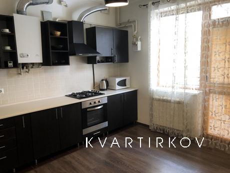 2k apartment in a new building, center, Uzhhorod - apartment by the day