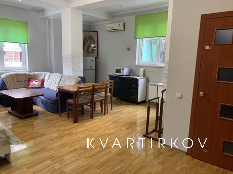 Daily Kirov, 10, Yalta - apartment by the day