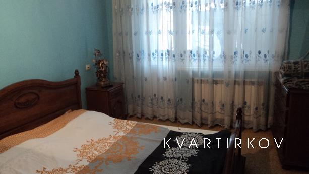 VIP 3 -bedroom apartment, Uzhhorod - apartment by the day