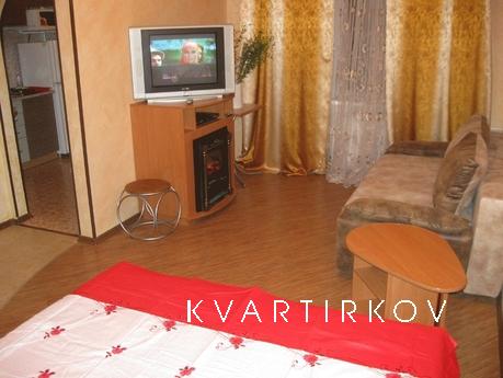 I rent my studio apartment on Lenin Avenue in daily (hourly)