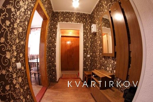 Rent luxury apartment in the center, Kropyvnytskyi (Kirovohrad) - apartment by the day