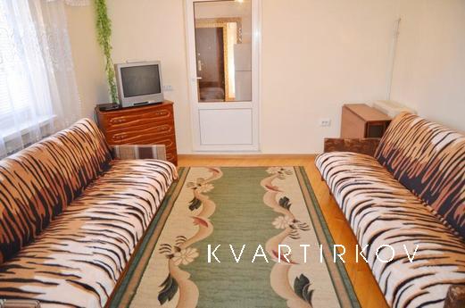 1-2 BR Suite 24 Mbps Internet checks, Chernivtsi - apartment by the day