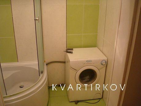 Уютная 2-комнатная по умеренной цене, Николаев - квартира посуточно