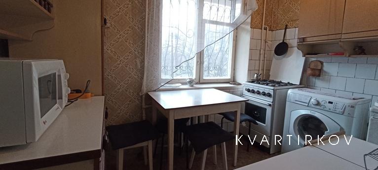 3-room o Left-bank, Kyiv - apartment by the day