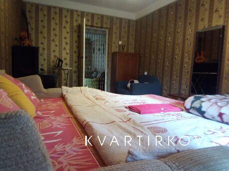 3-room o Left-bank, Kyiv - apartment by the day