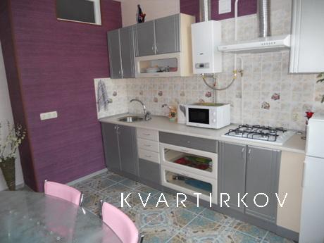 2 bedroom apartment in the center, Mykolaiv - apartment by the day