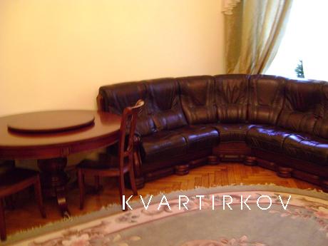 Apartment with balcony on Deribasovskaya, Odessa - apartment by the day