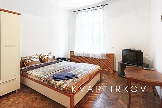 3 bedroom spacious quartic center, Kyiv - apartment by the day