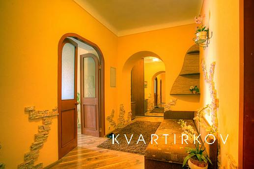 Rent an apartment in Kiev. Center., Kyiv - apartment by the day