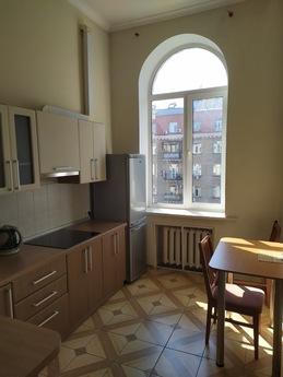 Spacious 2 room apartment in the center!, Kyiv - apartment by the day