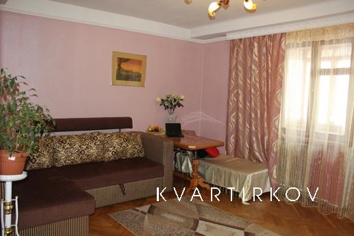 Apartment 101 sq.m 3 rooms are separate, large lounge, kitch